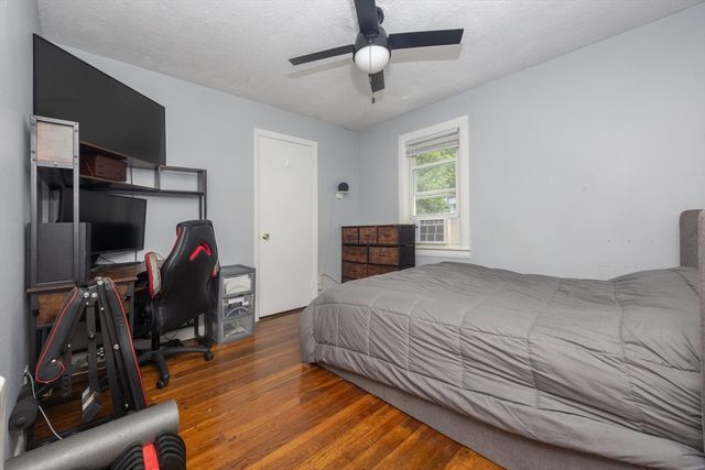 2-4 Long Point Rd, Lakeville, MA 02347