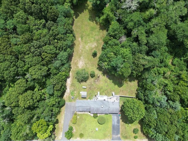 2-4 Long Point Rd, Lakeville, MA 02347