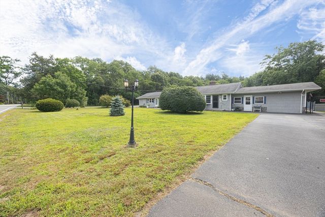 2-4 Long Point Rd, Lakeville, MA 02347