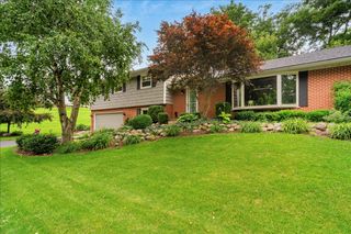 30 S WULFF Street, Cary, IL 60013
