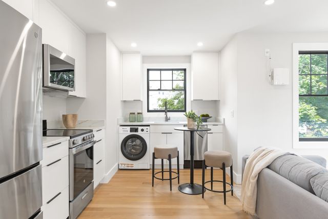 43 Crafts St 2, Newton, MA 02458