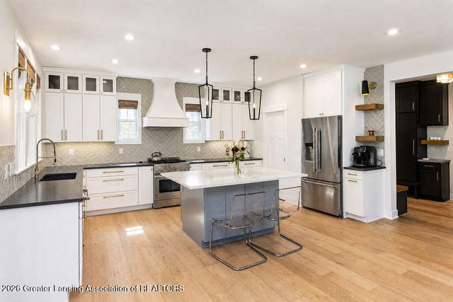 6080 Southridge Road, East Lansing, MI 48823