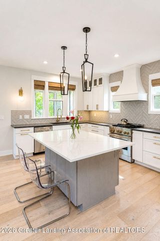 6080 Southridge Road, East Lansing, MI 48823
