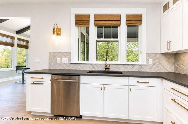 6080 Southridge Road, East Lansing, MI 48823
