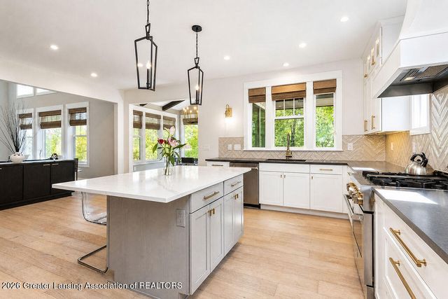 6080 Southridge Road, East Lansing, MI 48823