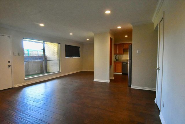 7714 Renwick Drive C36, Houston, TX 77081