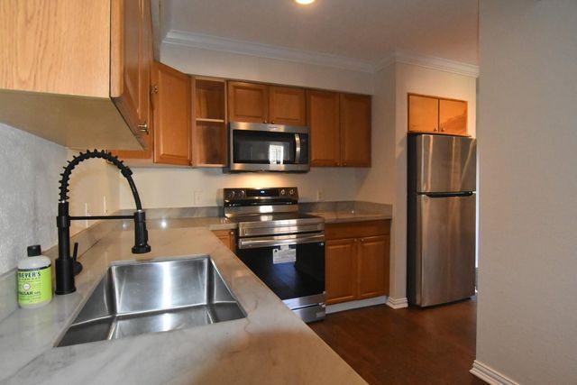 7714 Renwick Drive C36, Houston, TX 77081