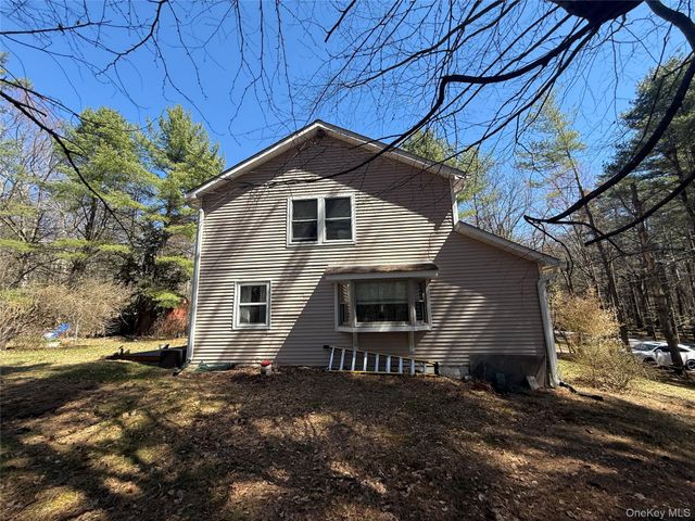 13 Hartung Road, Highland Lake, NY 12743