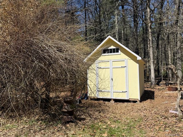 13 Hartung Road, Highland Lake, NY 12743