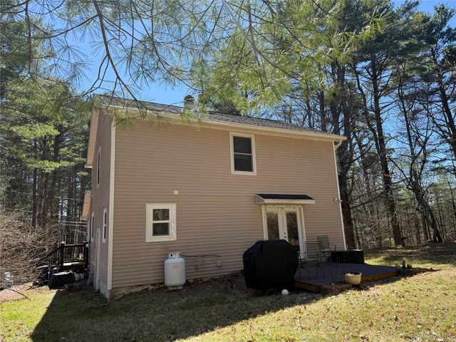 13 Hartung Road, Highland Lake, NY 12743