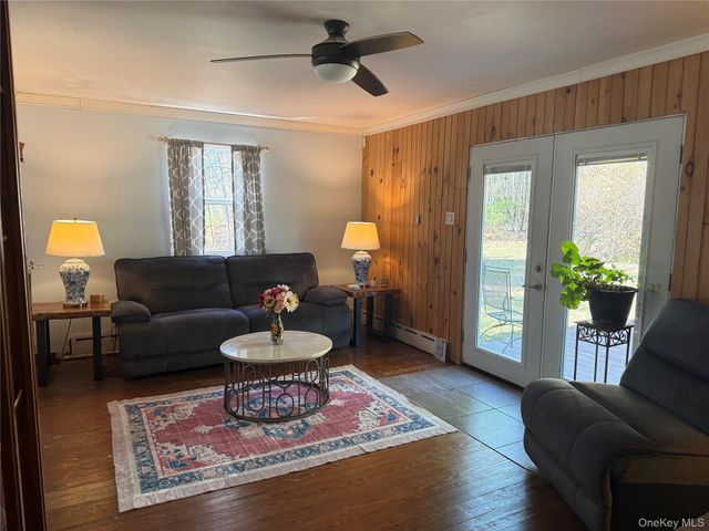 13 Hartung Road, Highland Lake, NY 12743