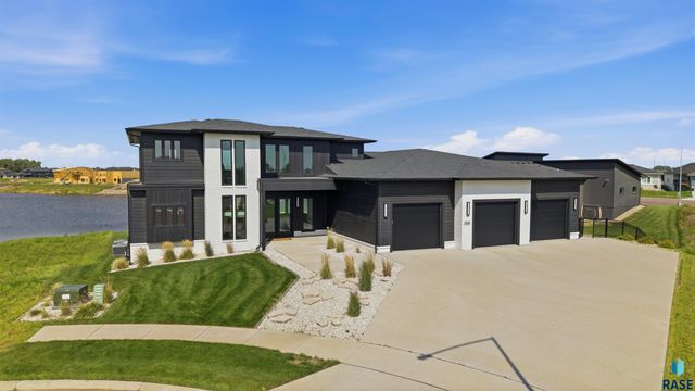 2730 N Swan Cir Circle, Tea, SD 57064
