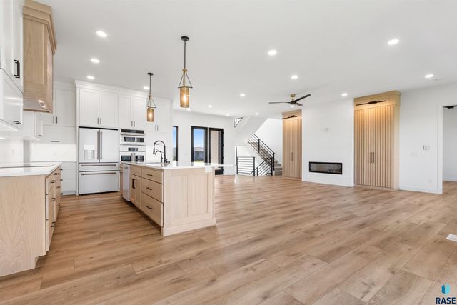 2730 N Swan Cir Circle, Tea, SD 57064