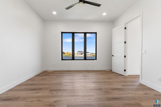 2730 N Swan Cir Circle, Tea, SD 57064