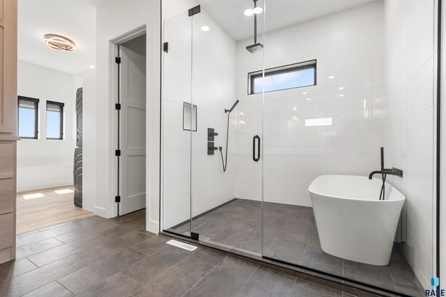2730 N Swan Cir Circle, Tea, SD 57064
