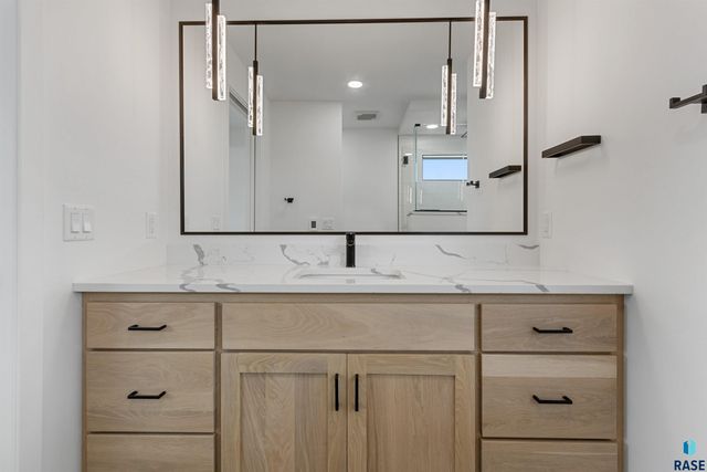 2730 N Swan Cir Circle, Tea, SD 57064