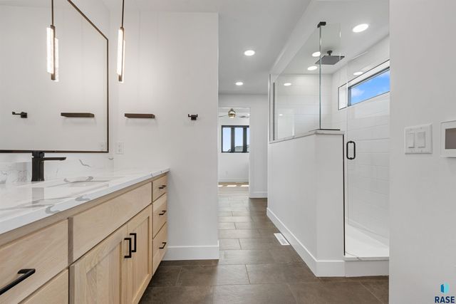 2730 N Swan Cir Circle, Tea, SD 57064