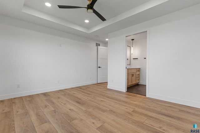 2730 N Swan Cir Circle, Tea, SD 57064