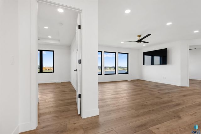 2730 N Swan Cir Circle, Tea, SD 57064