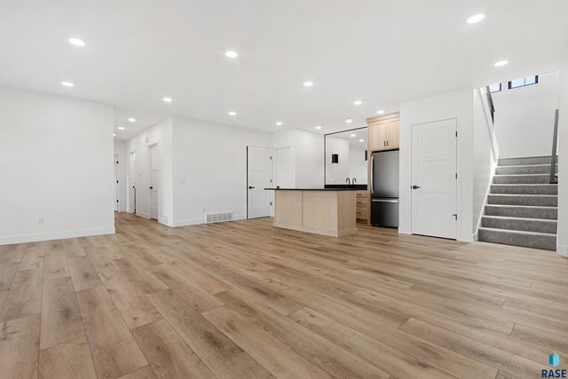 2730 N Swan Cir Circle, Tea, SD 57064