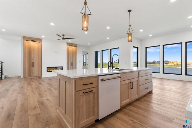 2730 N Swan Cir Circle, Tea, SD 57064