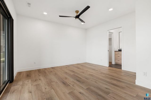 2730 N Swan Cir Circle, Tea, SD 57064