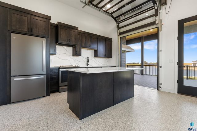 2730 N Swan Cir Circle, Tea, SD 57064