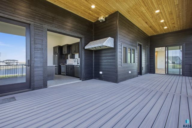 2730 N Swan Cir Circle, Tea, SD 57064