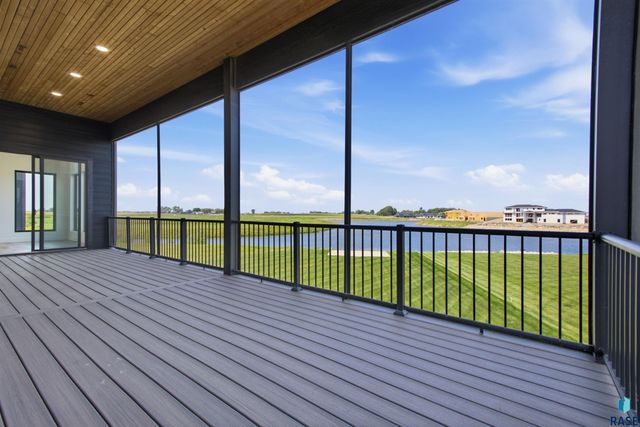 2730 N Swan Cir Circle, Tea, SD 57064