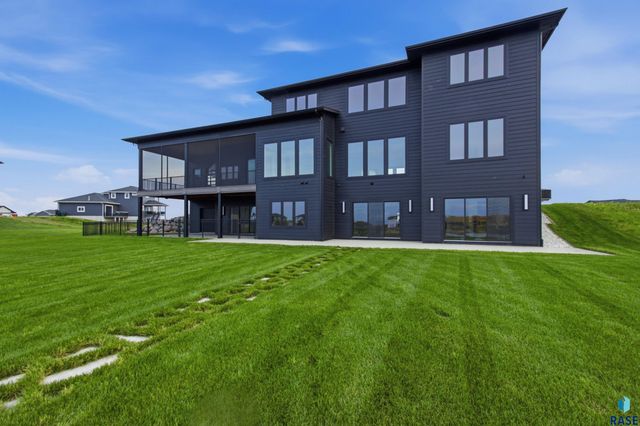 2730 N Swan Cir Circle, Tea, SD 57064