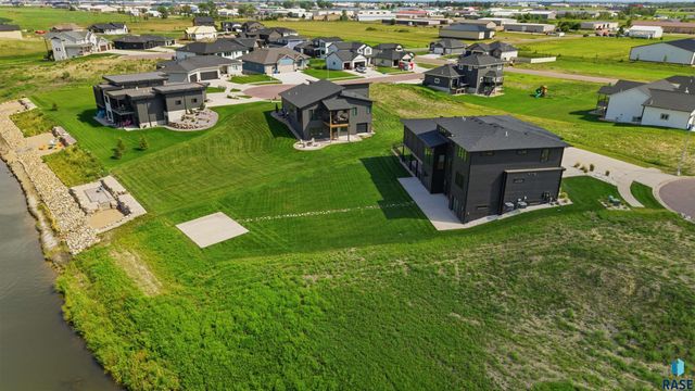 2730 N Swan Cir Circle, Tea, SD 57064