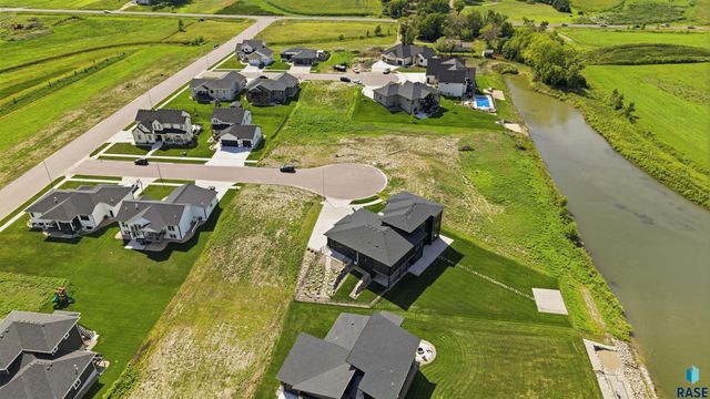2730 N Swan Cir Circle, Tea, SD 57064