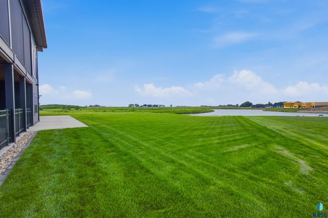 2730 N Swan Cir Circle, Tea, SD 57064