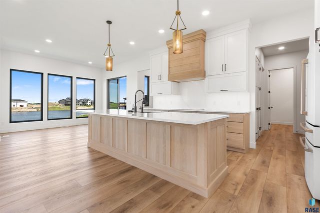 2730 N Swan Cir Circle, Tea, SD 57064