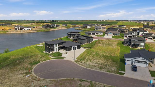 2730 N Swan Cir Circle, Tea, SD 57064