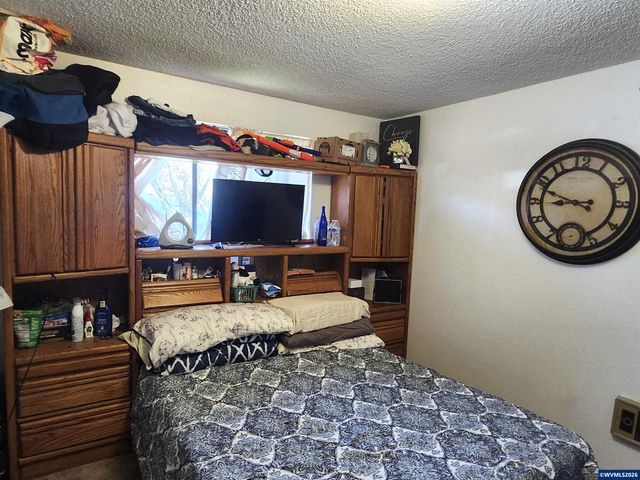 1671 Weigart Ct NE, Salem, OR 97305