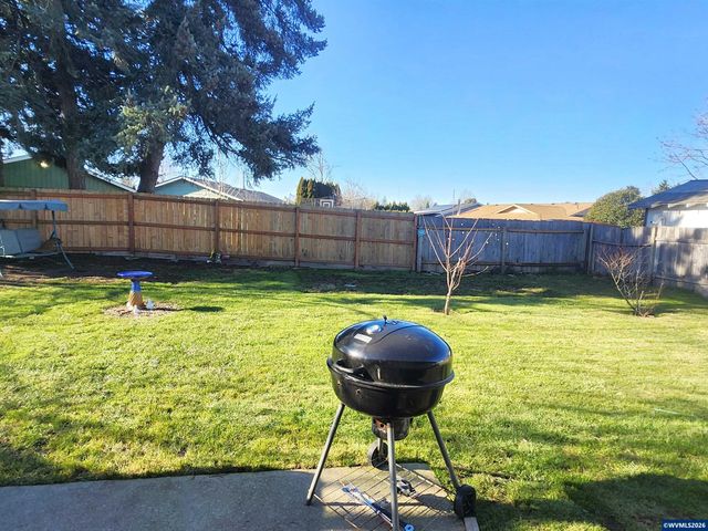 1671 Weigart Ct NE, Salem, OR 97305