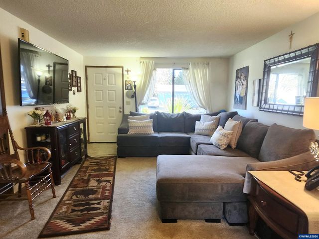 1671 Weigart Ct NE, Salem, OR 97305