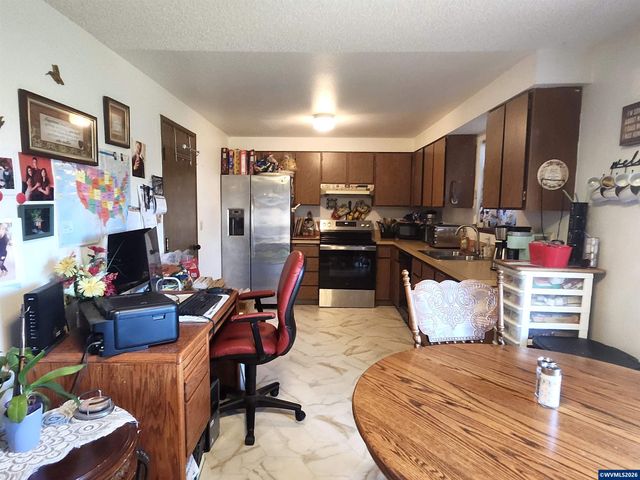 1671 Weigart Ct NE, Salem, OR 97305