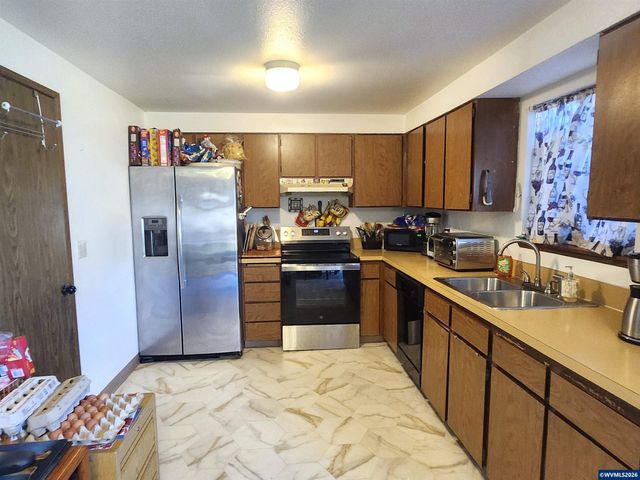 1671 Weigart Ct NE, Salem, OR 97305