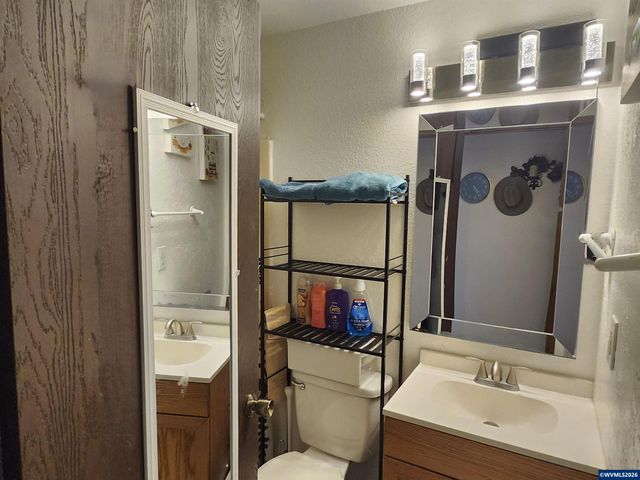 1671 Weigart Ct NE, Salem, OR 97305