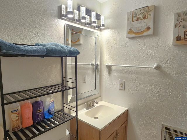 1671 Weigart Ct NE, Salem, OR 97305