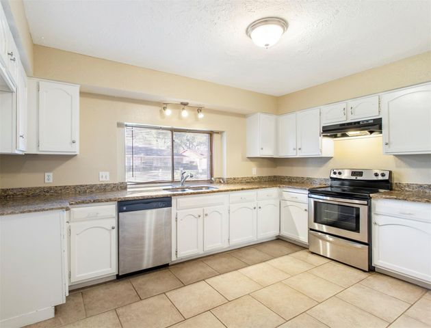 2819 W Birchdale Drive, Missouri City, TX 77489