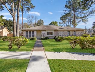 2819 W Birchdale Drive, Missouri City, TX 77489