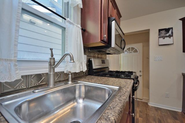 2254 S 61st STREET, West Allis, WI 53219