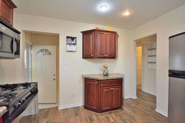 2254 S 61st STREET, West Allis, WI 53219