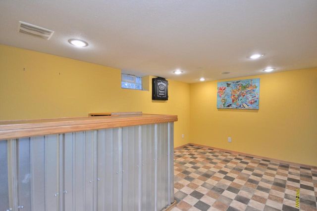 2254 S 61st STREET, West Allis, WI 53219