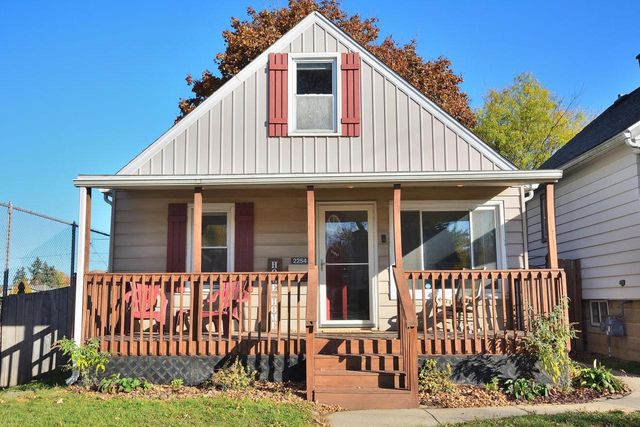 2254 S 61st STREET, West Allis, WI 53219