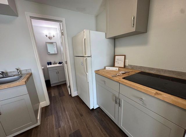 3901 6TH STREET S 4, St Petersburg, FL 33705