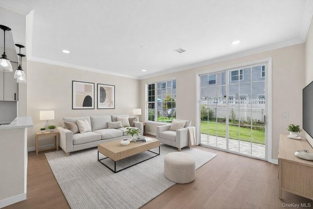 93 Admiral Court, Bronx, NY 10473